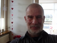15 januari 2010 Gytsjerk - (3 reacties) Ik word niet kaal, alleen mijn kop wordt te dik voor mijn haardos (Dick Schalekamp) - 1263551923k