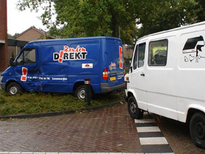 Busjes in botsing in Haulerwijk