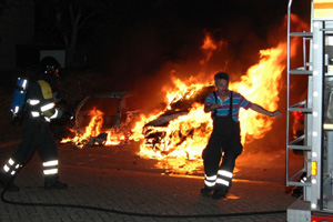 Twee auto's uitgebrand in Drachten