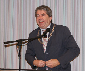 Bert Middel stopt als burgemeester