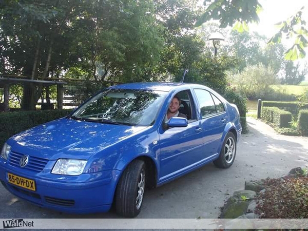 Blauwe VW Bora gestolen, fiets achtergelaten