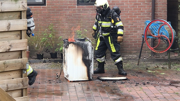 Bewoonster gewond bij brand in Feanwâldsterwâl - Waldnet