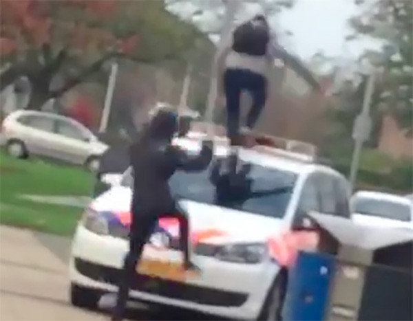 Jongeren vernielen politieauto in Drachten