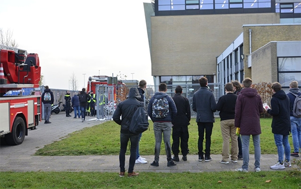 School aan Leidijk ontruimd vanwege brand