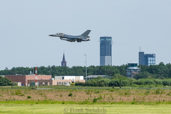 Nederlandse F-16's gaan bommen gooien op Vliehors