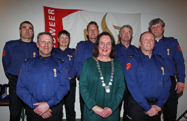 Lintje voor zeven brandweerlieden in Opsterland