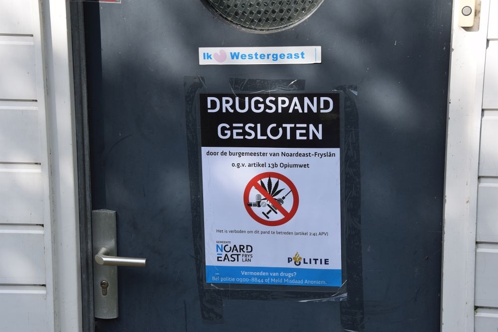 Burgemeester sluit drugsboot in Westergeest