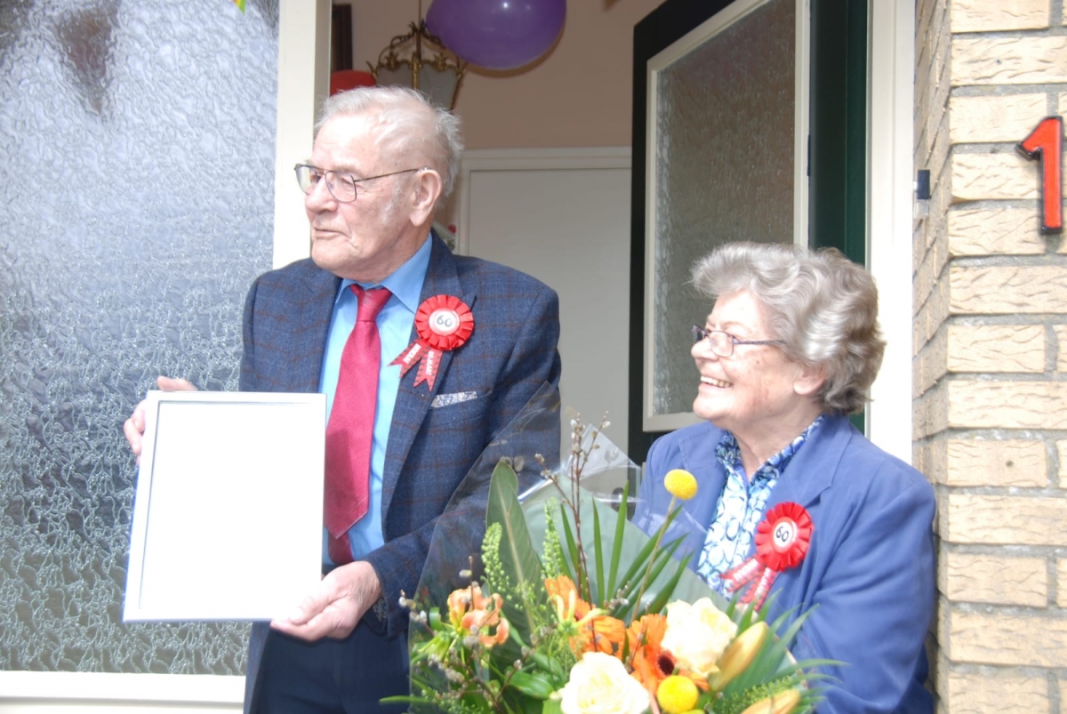 Echtpaar Veltman-de Vries uit Sumar 60 jaar getrouwd