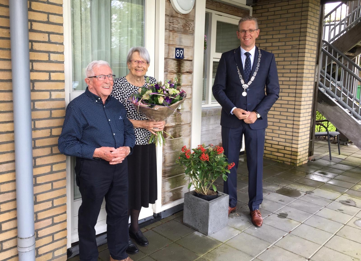 Echtpaar Rijpma-Bosma uit Oentsjerk 65 getrouwd