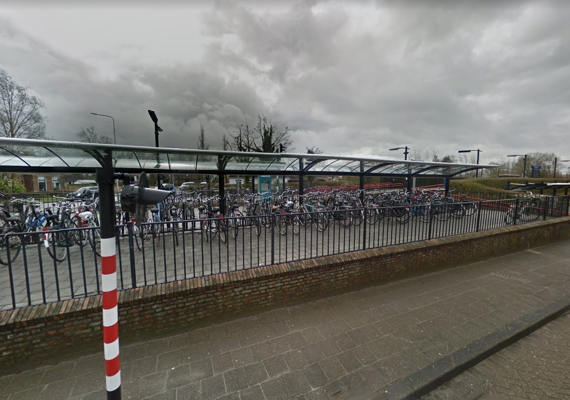 Tiental fietsen gestolen bij trein- en busstations