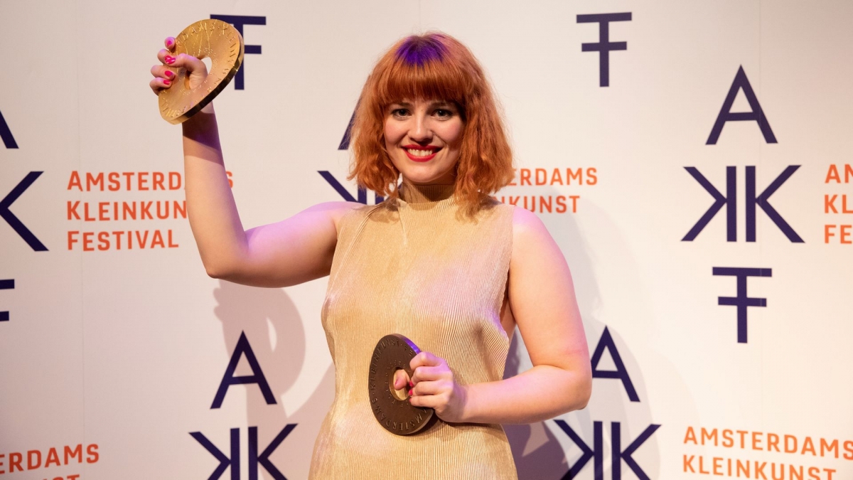 Valentina Tóth wint 35e editie Amsterdams Kleinkunst Festival