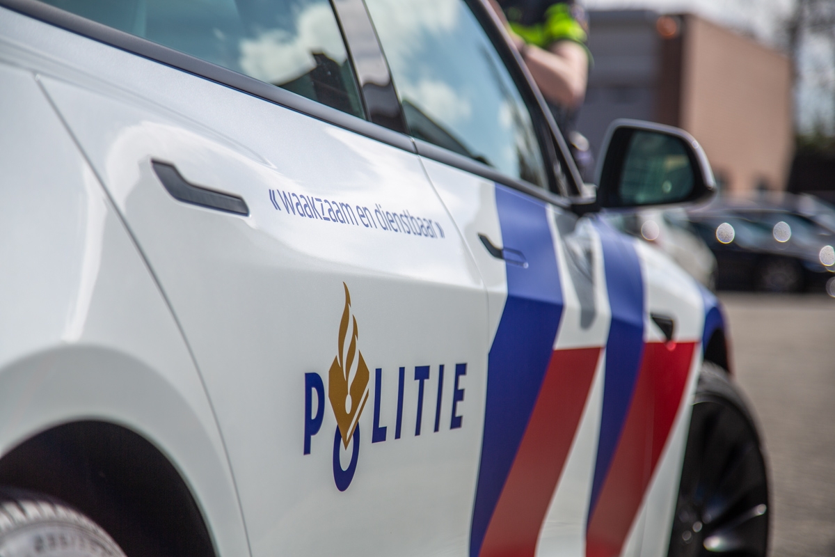 Politie zoekt doorrijder van aanrijding in Surhuisterveen