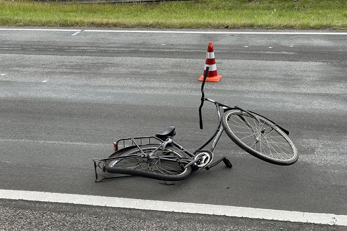 Celstraf voor motorrijder die fietser aanreed en hulpeloos achterliet