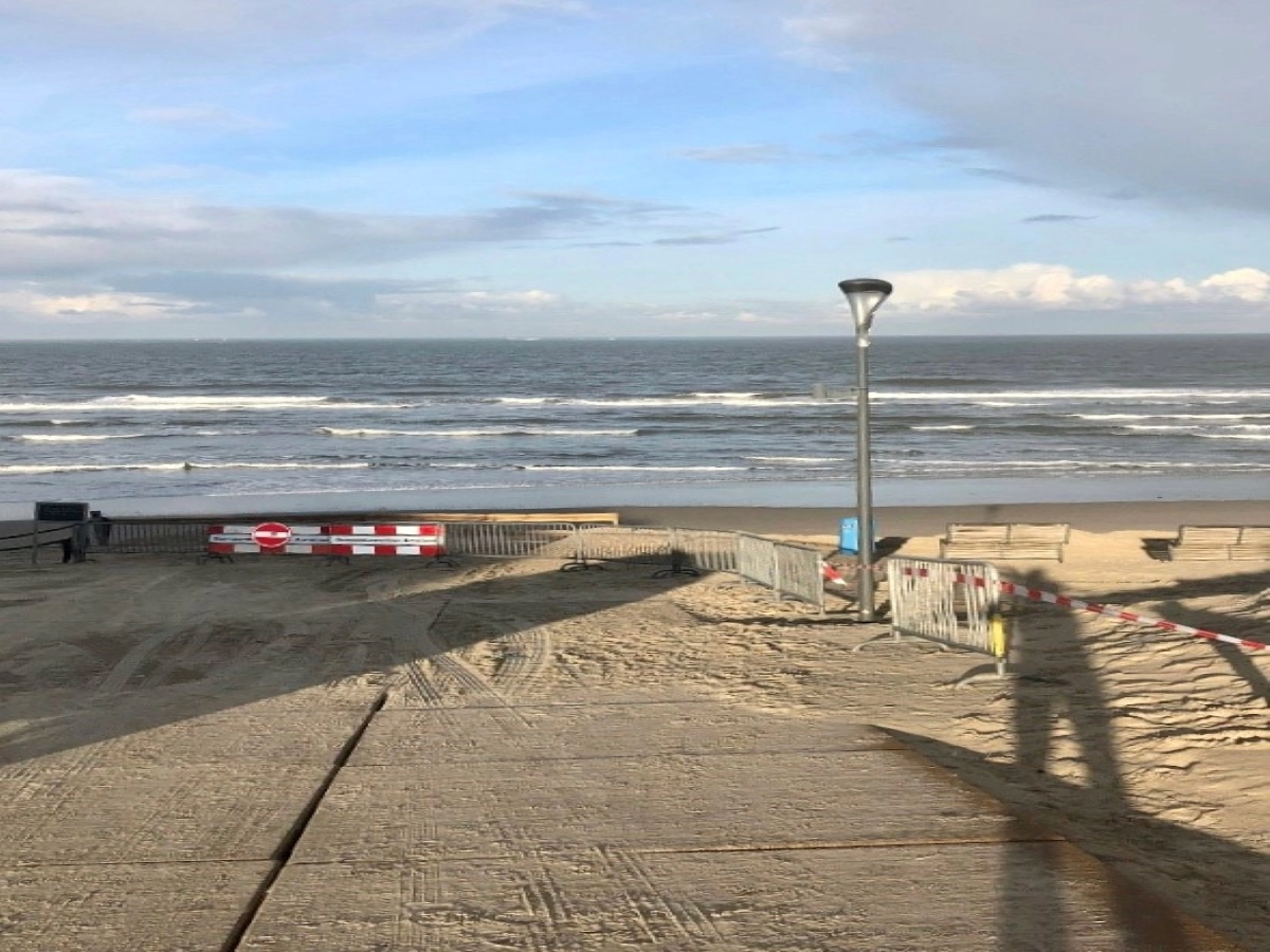 Strandovergang Hollum afgesloten: instabiel en onveilig