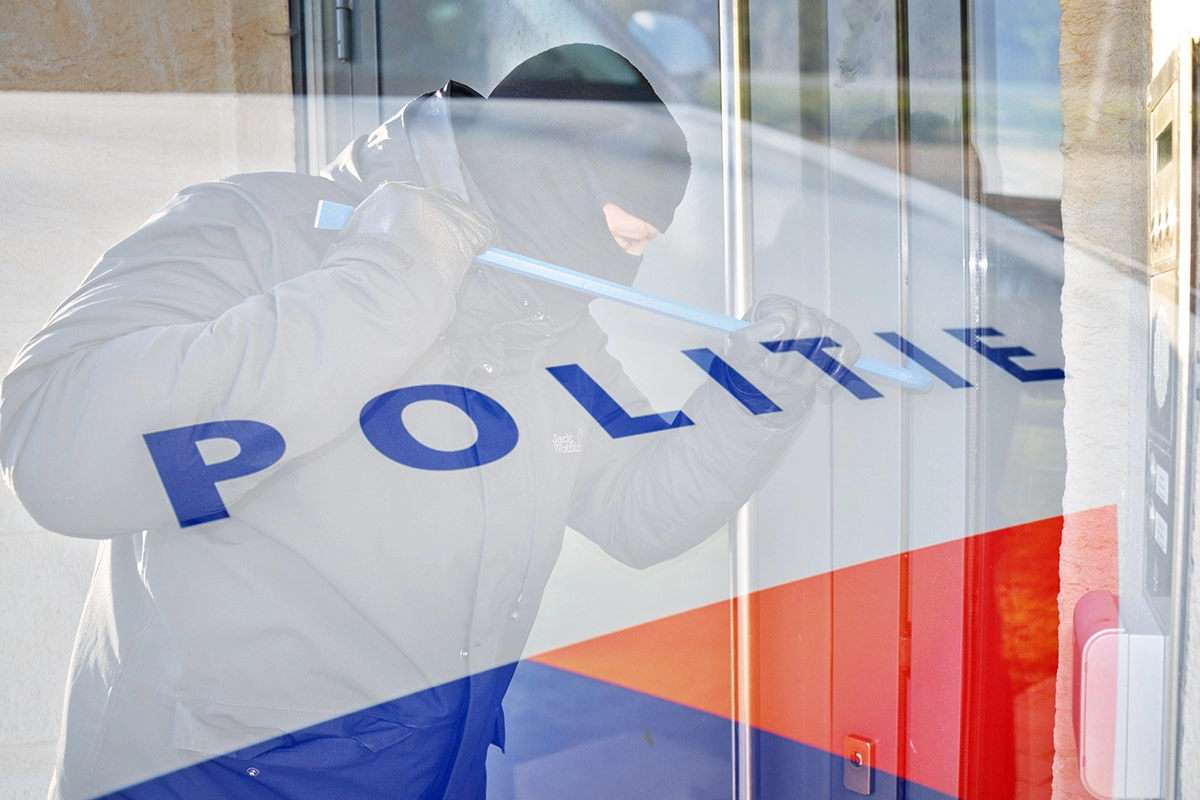 Politie onderzoek drie inbraken in Haulerwijk
