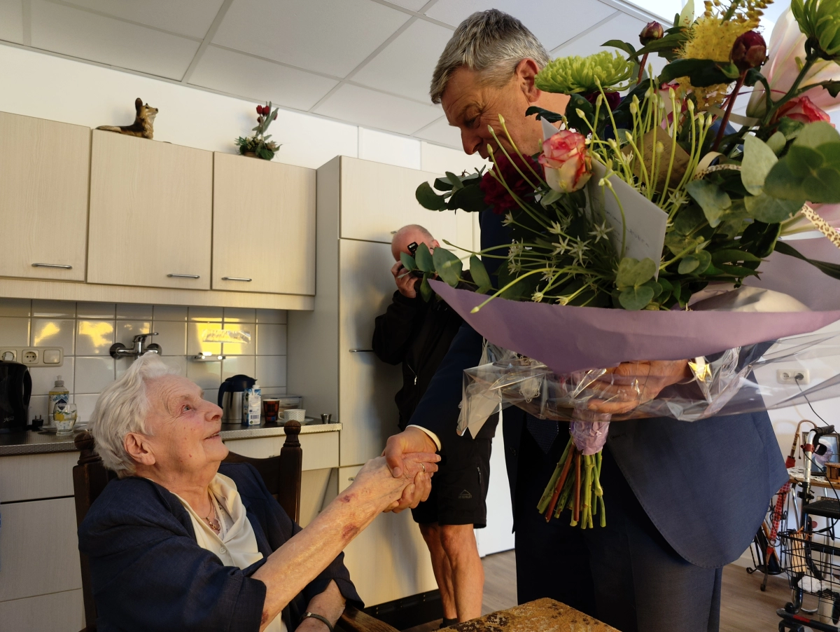 Mevrouw Boersma-Westra uit Damwâld viert 100e verjaardag