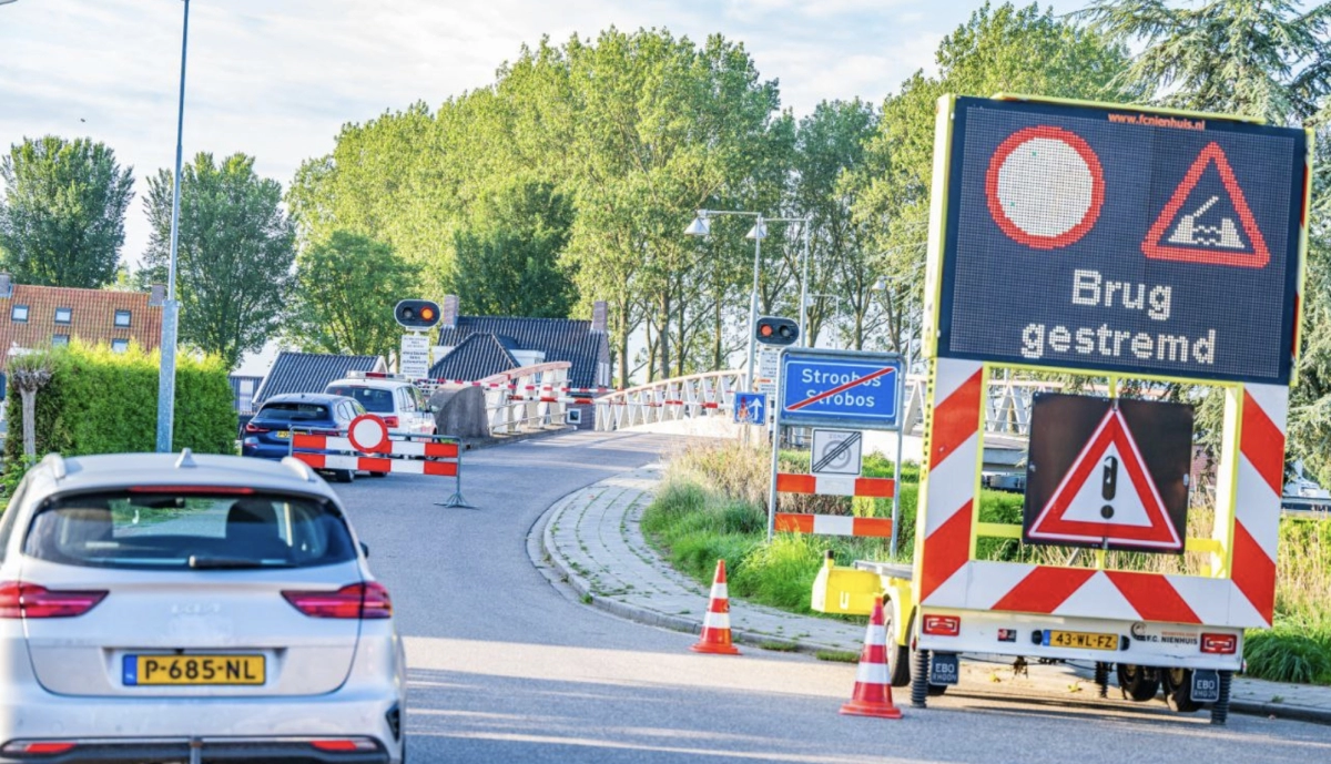 Brug van Stroobos blijft aantal dagen gestremd