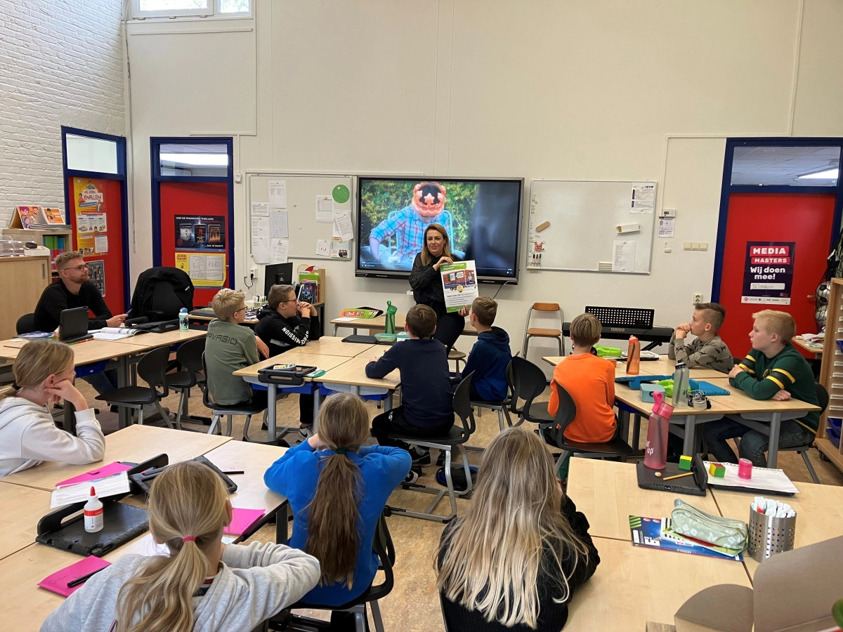 Leerlingen basisschool De Triangel leren energie besparen