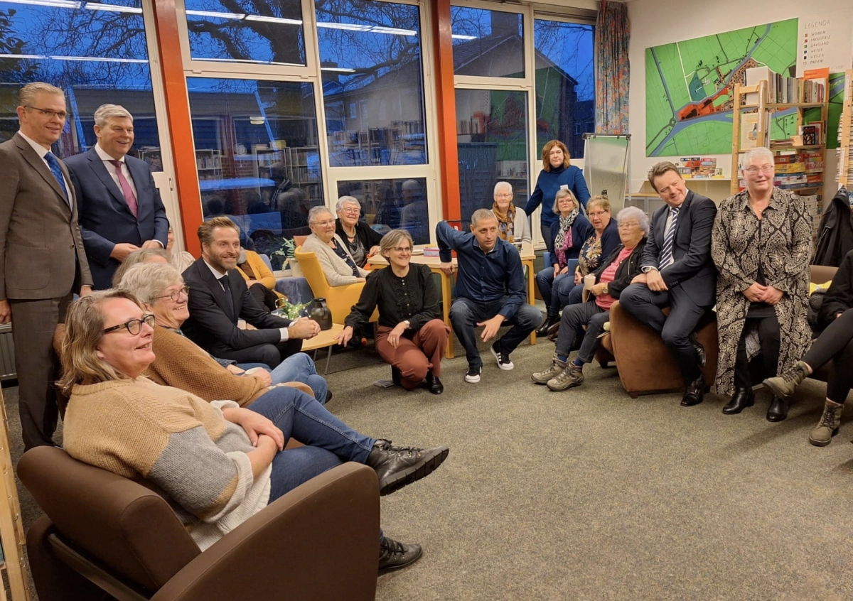 Minister Hugo de Jonge bezoekt Gerkesklooster-Stroobos
