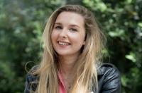 Antropoloog Anne-Goaitske Breteler wint de Vrouw in de Media Award Friesland