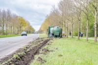 Vrachtwagen van de weg langs Langewyk (N36)