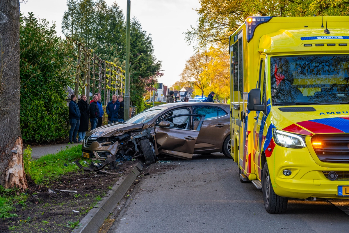 Automobilist (26) gewond bij aanrijding in Zevenhuizen