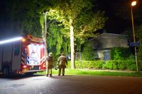 Brandweer ramt deur in bij woning in Burgum