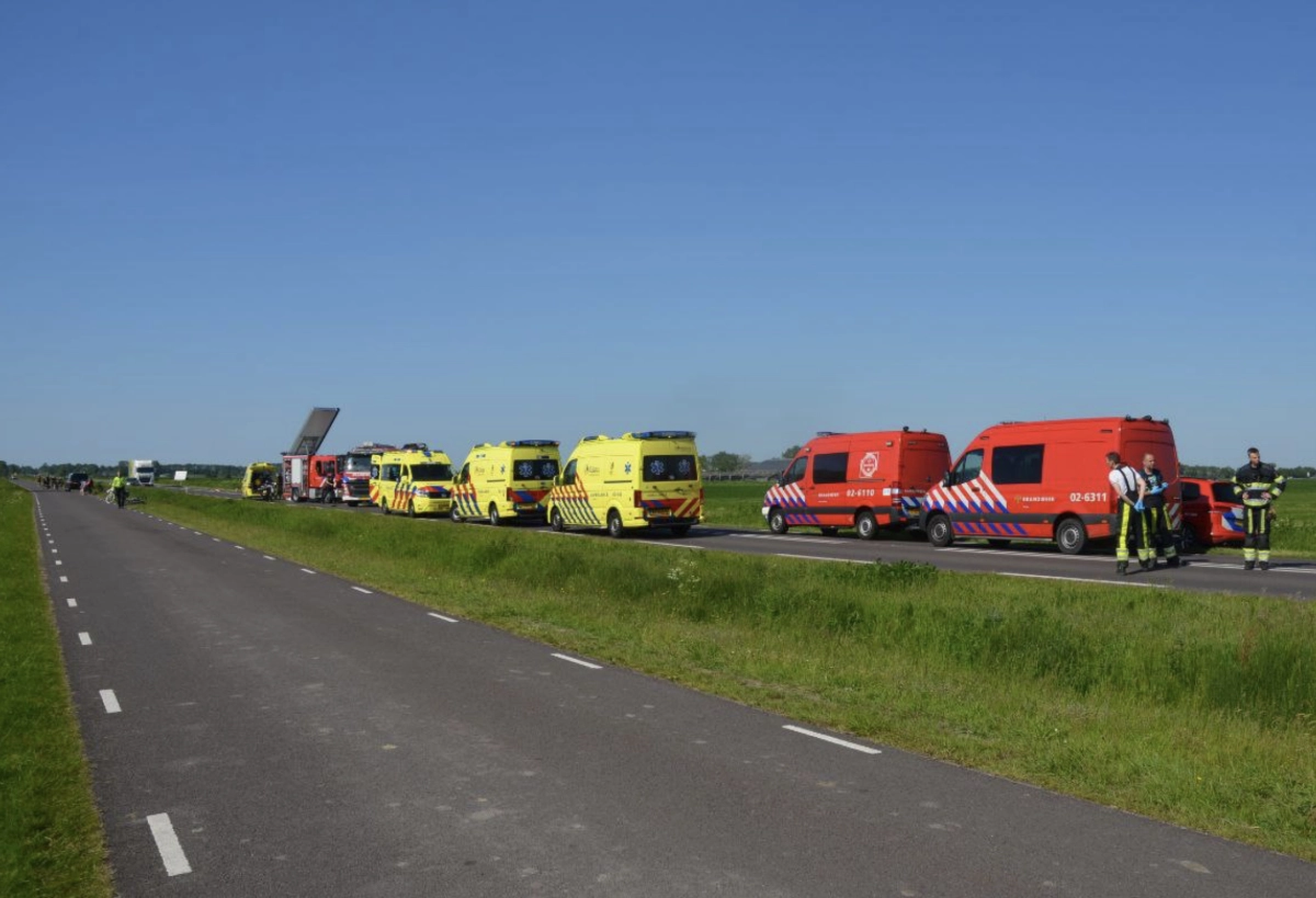 Vrouw en kinderen ernstig gewond bij ongeval in Sint Annaparochie