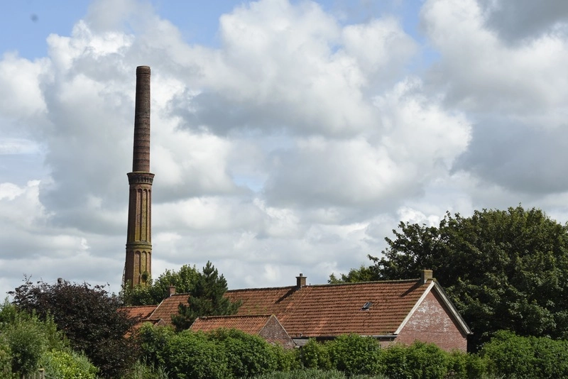 Dokkumers op de bon voor betreden terrein Steenfabriek Eastrum