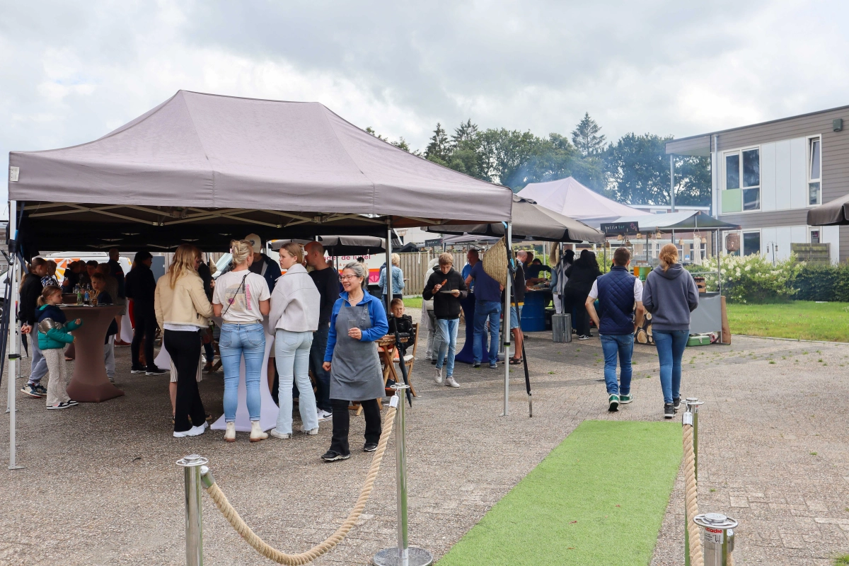 Nieuwe bewoners vieren oplevering 25 sociale huurwoningen