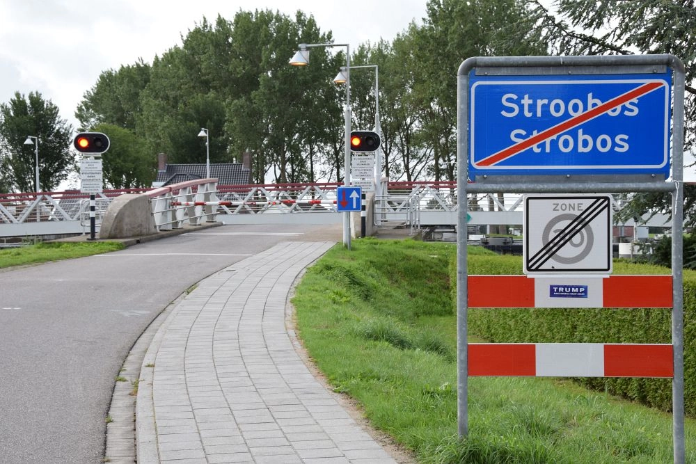 Brug Stroobos uurlang in storing