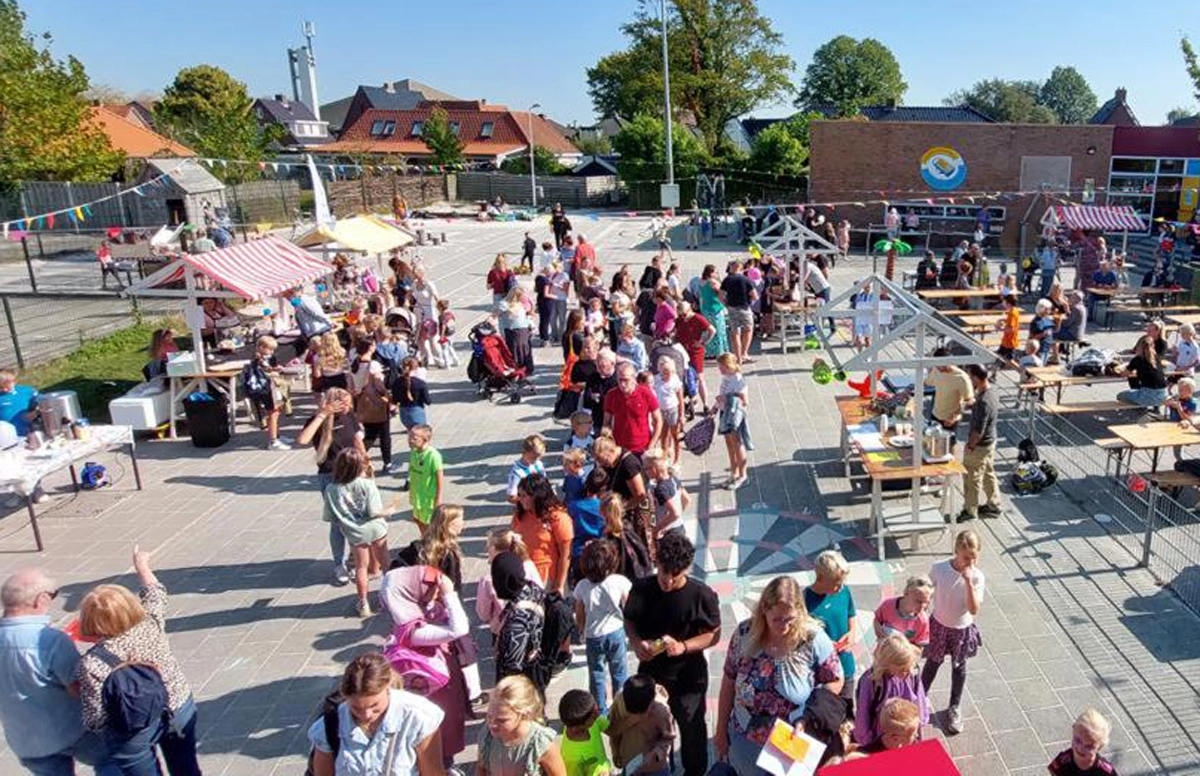 Zomerfeest op OBS It Skriuwboerd in Surhuisterveen